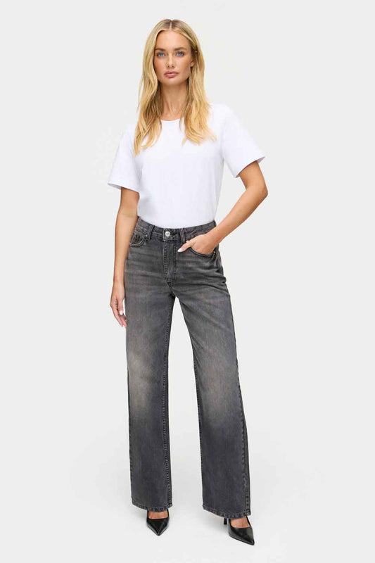 The Relaxed Straight Jean