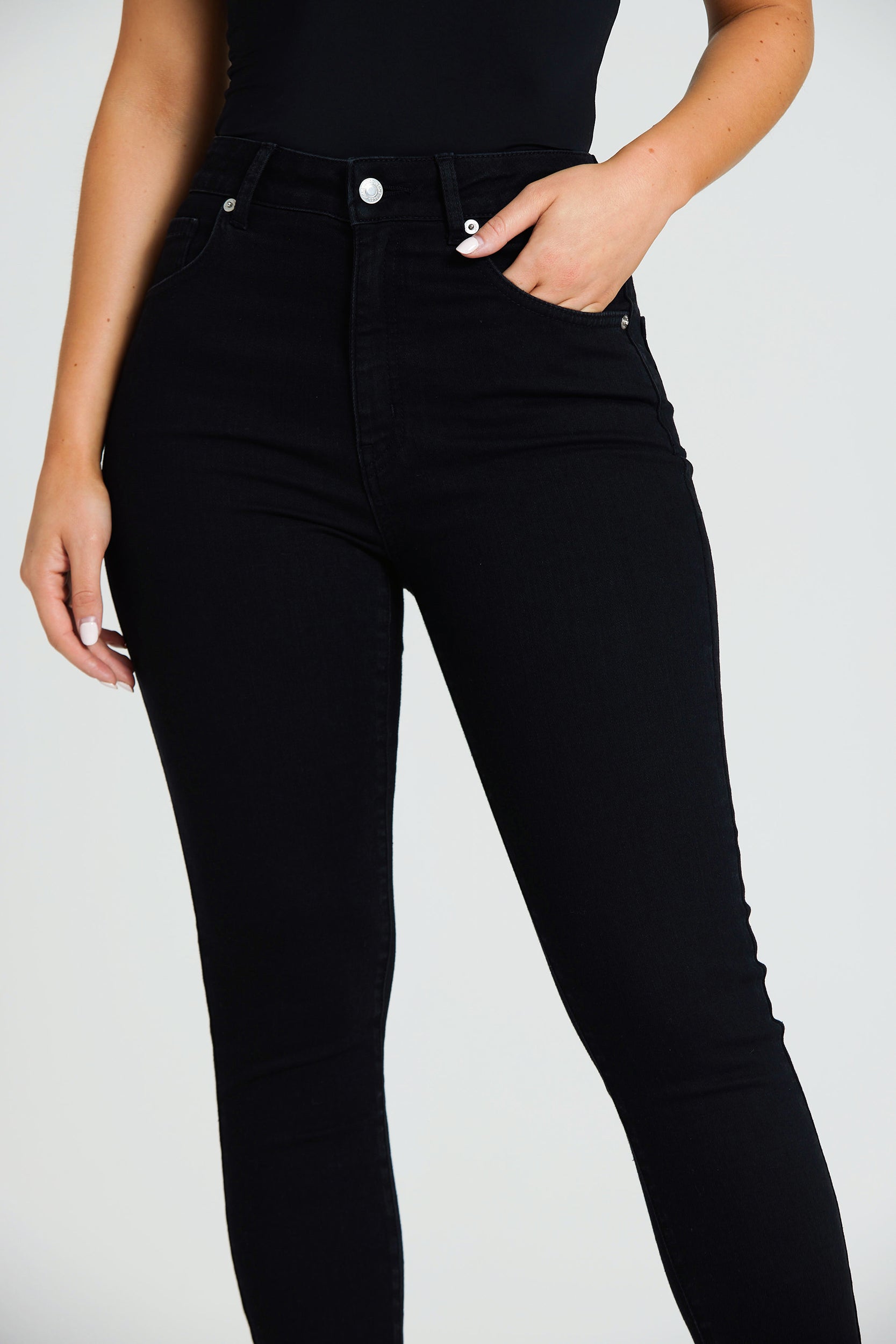 The High Rise Skinny - Black Solid